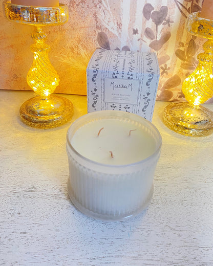 BOUGIE PARFUMÉE ÉLÉGANTE
